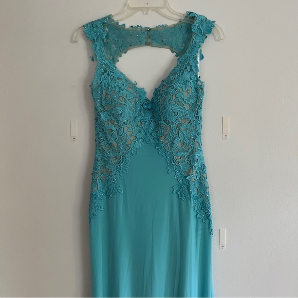 Tony Bowls Paris Formal Dress - Turquoise - Size 4 - Picture 3 of 15